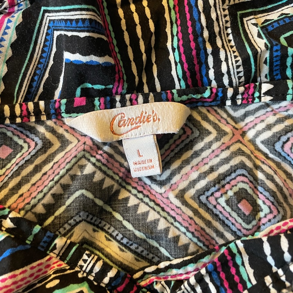 Large Pattern Dress - Picture 4 of 4